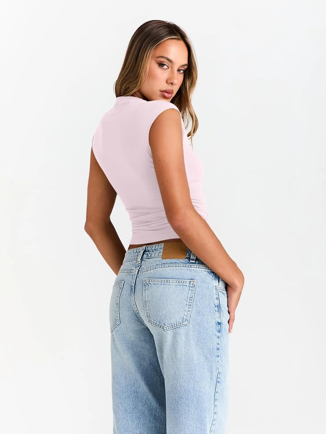 Trendy Queen Women's Going Out Basic Tank Tops Mock Neck Spring Clothes Sleeveless Cute Shirts Summer Y2K Sexy Outfits 2025